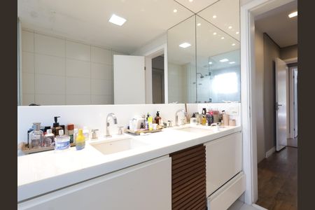 Apartamento à venda com 223m², 3 quartos e 4 vagasBanheiro da Suíte 3
