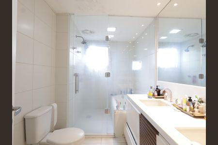 Apartamento à venda com 223m², 3 quartos e 4 vagasBanheiro da Suíte 3