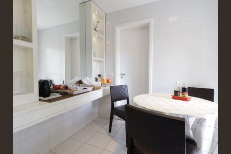 Apartamento à venda com 223m², 3 quartos e 4 vagasCopa