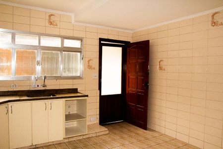 Casa à venda com 120m², 3 quartos e 2 vagascozinha