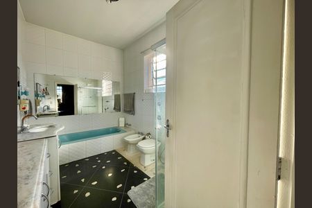 Casa à venda com 480m², 5 quartos e 2 vagas
