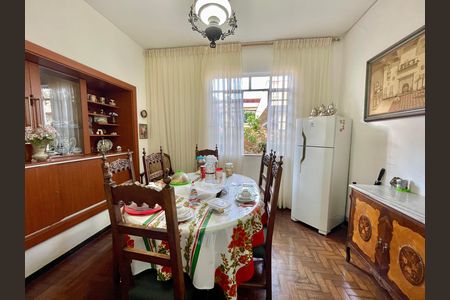 Casa à venda com 480m², 5 quartos e 2 vagas