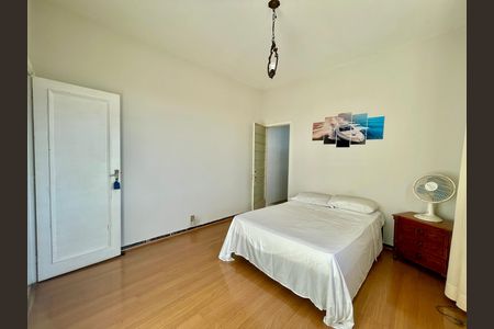 Casa à venda com 480m², 5 quartos e 2 vagas