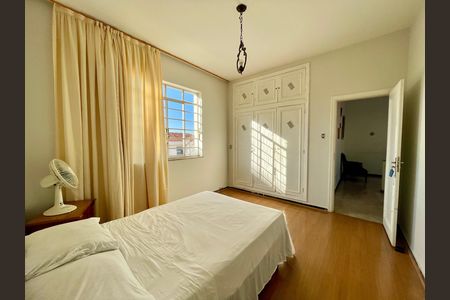 Casa à venda com 480m², 5 quartos e 2 vagas
