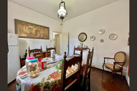 Casa à venda com 480m², 5 quartos e 2 vagas