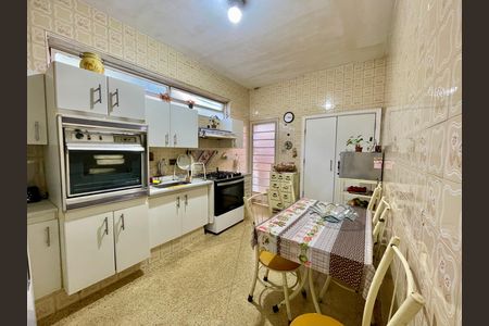 Casa à venda com 480m², 5 quartos e 2 vagas