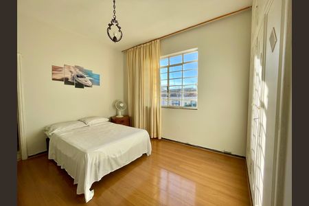 Casa à venda com 480m², 5 quartos e 2 vagas