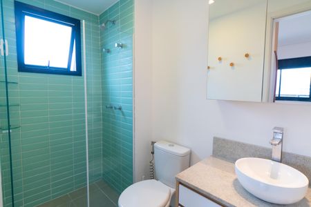 Banheiro da Suíte de apartamento para alugar com 1 quarto, 29m² em Chácara Inglesa, São Paulo