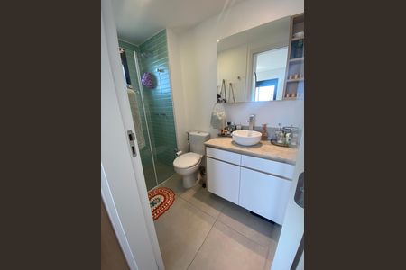 Banheiro de apartamento para alugar com 1 quarto, 29m² em Chácara Inglesa, São Paulo