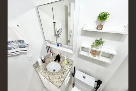 Apartamento à venda com 42m², 2 quartos e 1 vaga Apartamento à venda com 42m², 2 quartos e 1 vagaBanheiro