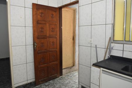 Cozinha de casa para alugar com 2 quartos, 100m² em Jardim Santo Eduardo, Embu das Artes