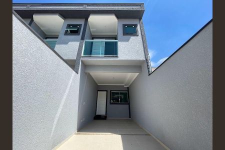 Casa à venda com 140m², 3 quartos e 2 vagas
