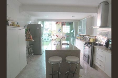 Casa à venda com 350m², 3 quartos e 3 vagas