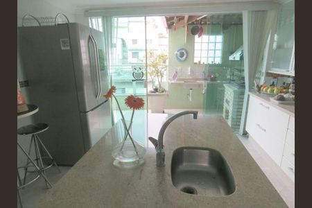 Casa à venda com 350m², 3 quartos e 3 vagas
