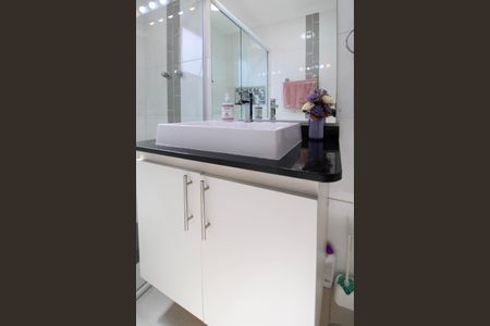 Apartamento à venda com 120m², 3 quartos e 2 vagas Apartamento à venda com 120m², 3 quartos e 2 vagasBanheiro