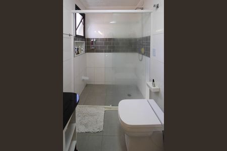 Apartamento à venda com 120m², 3 quartos e 2 vagas Apartamento à venda com 120m², 3 quartos e 2 vagasBanheiro Suíte