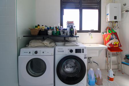 Apartamento à venda com 120m², 3 quartos e 2 vagas Apartamento à venda com 120m², 3 quartos e 2 vagasÁrea de Serviço