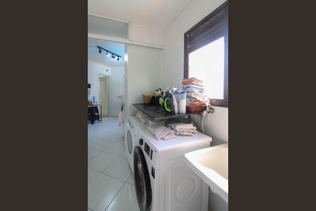 Apartamento à venda com 120m², 3 quartos e 2 vagas Apartamento à venda com 120m², 3 quartos e 2 vagasÁrea de Serviço
