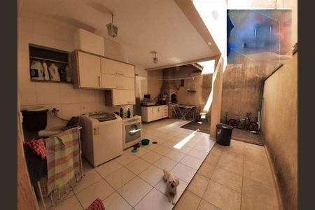 Casa à venda com 180m², 3 quartos e 4 vagas
