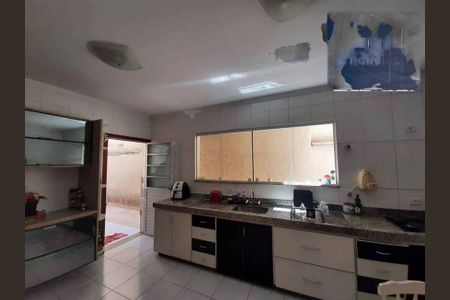 Casa à venda com 180m², 3 quartos e 4 vagas