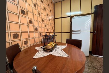 Casa à venda com 180m², 3 quartos e 4 vagas