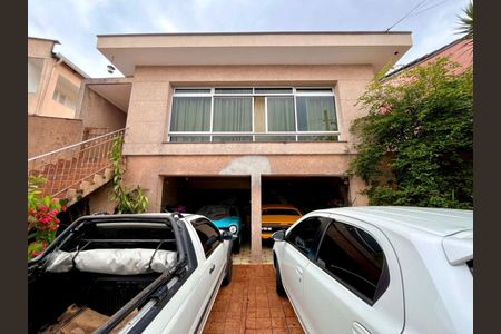 Casa à venda com 180m², 3 quartos e 4 vagas