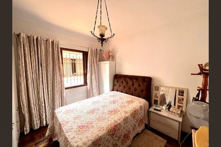 Casa à venda com 180m², 3 quartos e 4 vagas