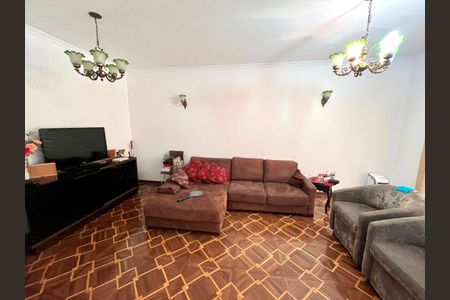 Casa à venda com 180m², 3 quartos e 4 vagas
