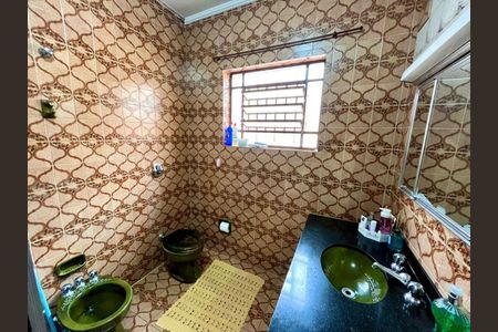 Casa à venda com 180m², 3 quartos e 4 vagas