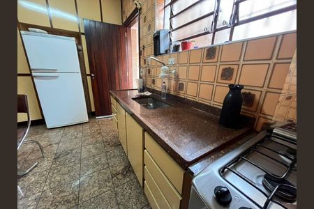 Casa à venda com 180m², 3 quartos e 4 vagas