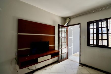 Casa de condomínio para alugar com 90m², 3 quartos e 1 vagaSala
