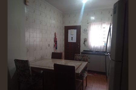 Casa à venda com 5 quartos, 250m² em Vila Olinda, São Paulo