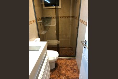 Casa de condomínio à venda com 105m², 3 quartos e 3 vagasBanheiro