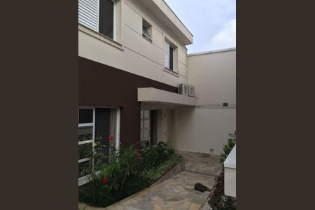 Casa de condomínio à venda com 105m², 3 quartos e 3 vagasÁrea externa