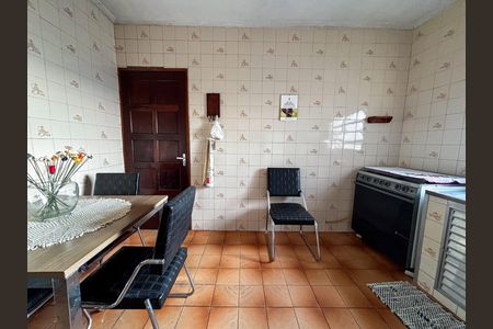 Casa à venda com 250m², 2 quartos e 2 vagas