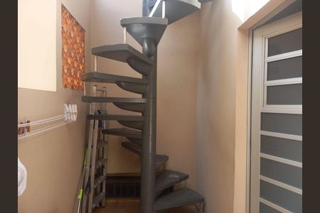 Casa à venda com 200m², 2 quartos e 2 vagas