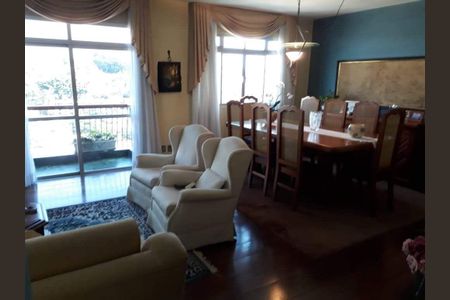 Apartamento à venda com 3 quartos, 166m² em Vila Ipojuca, São Paulo