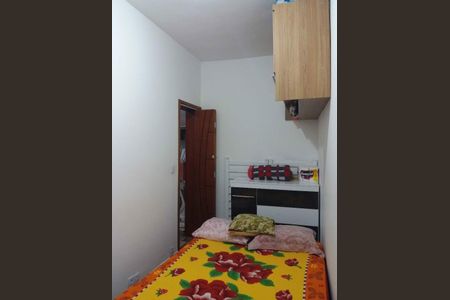 Casa à venda com 3 quartos, 200m² em Parque Maria Domitila, São Paulo