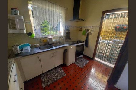 Casa à venda com 3 quartos, 180m² em Parque Sao Domingos, São Paulo