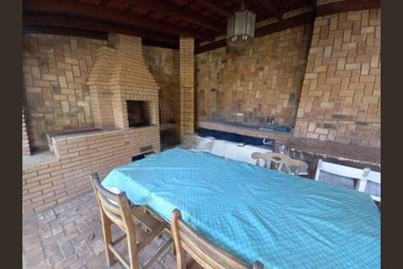 Casa à venda com 3 quartos, 180m² em Parque Sao Domingos, São Paulo