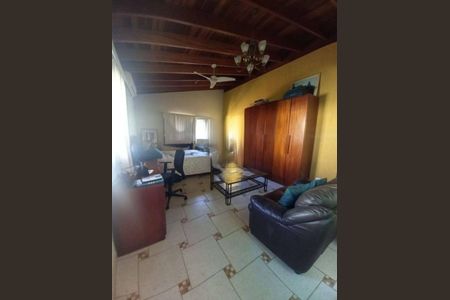 Casa à venda com 3 quartos, 180m² em Parque Sao Domingos, São Paulo