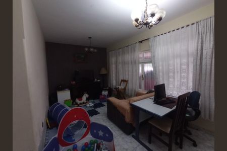 Casa à venda com 180m², 3 quartos e 5 vagas