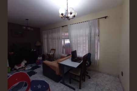 Casa à venda com 3 quartos, 180m² em Vila Arcadia, São Paulo