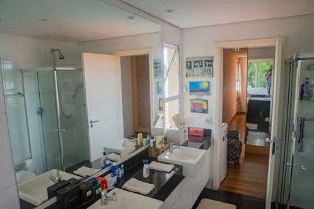 Casa à venda com 620m², 4 quartos e 6 vagas