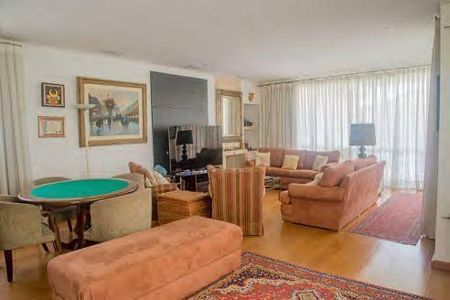 Casa à venda com 4 quartos, 620m² em Sumaré, São Paulo