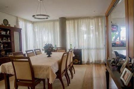 Casa à venda com 4 quartos, 620m² em Sumaré, São Paulo