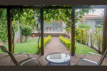Casa à venda com 620m², 4 quartos e 6 vagas