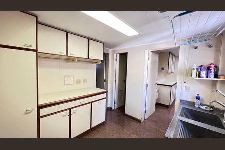 Apartamento à venda com 268m², 4 quartos e 4 vagas