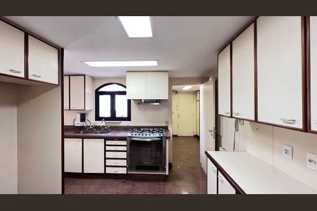 Apartamento à venda com 268m², 4 quartos e 4 vagas