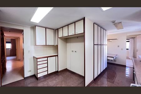 Apartamento à venda com 268m², 4 quartos e 4 vagas